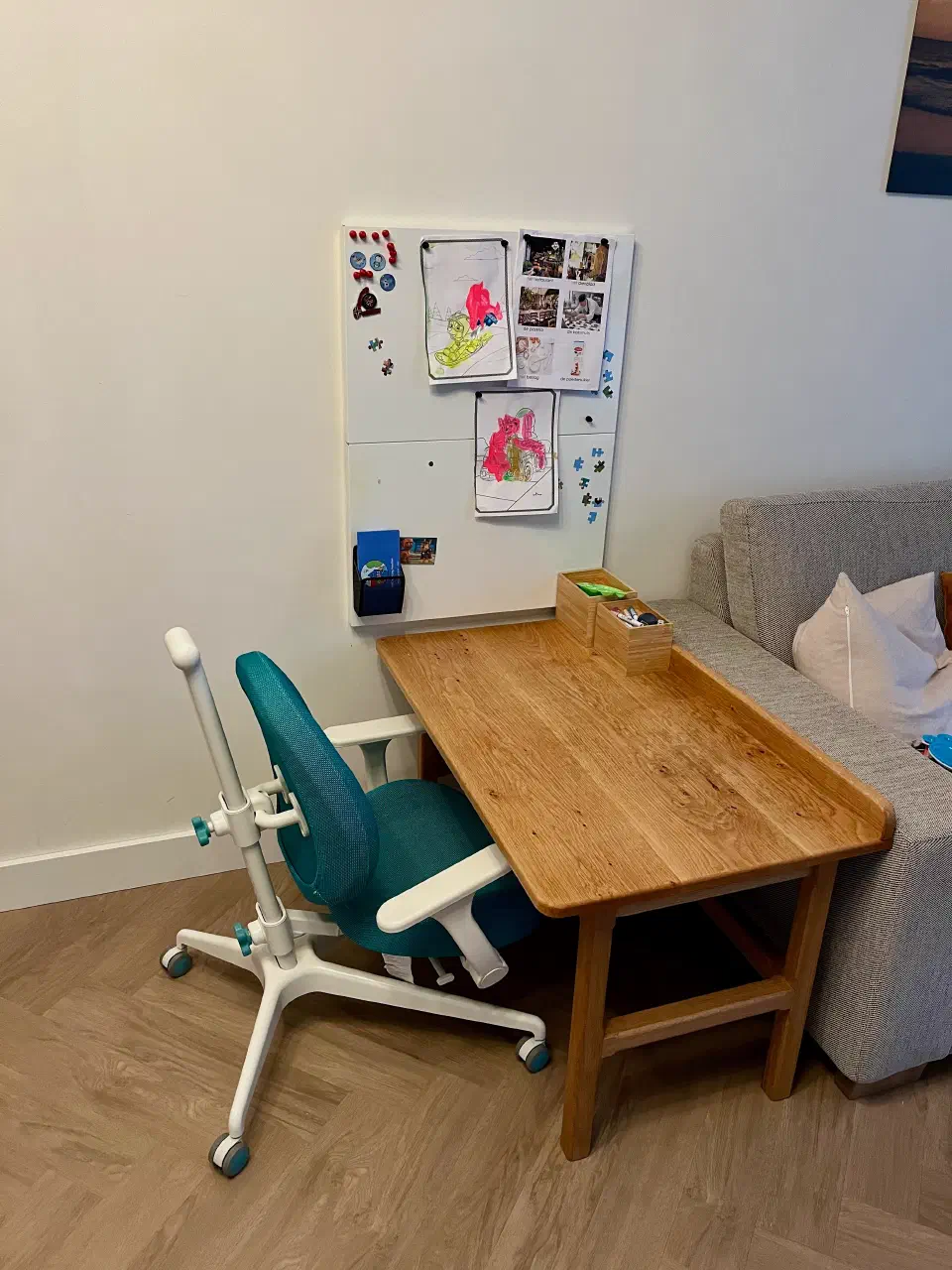 Children's desk