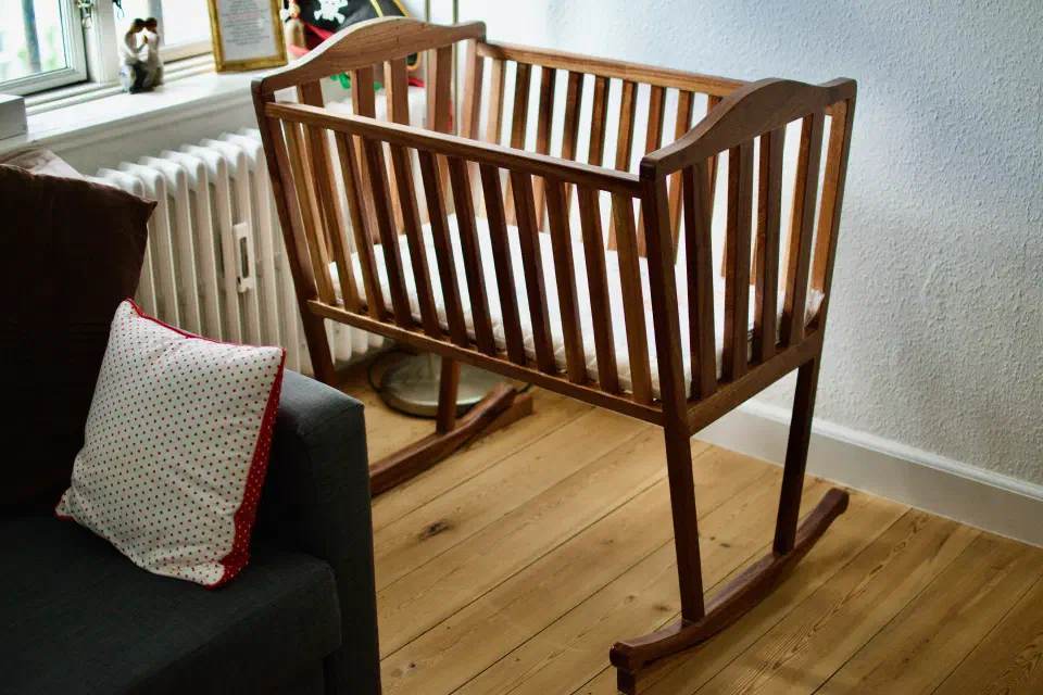 Rocking cradle
